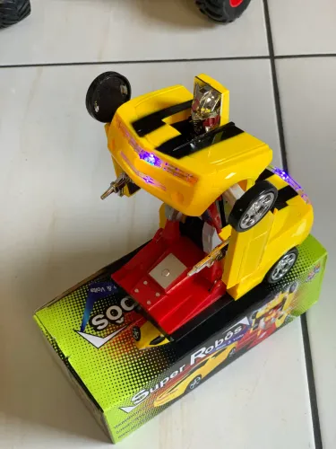 Brinquedos carrinhos novos