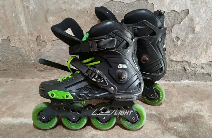 Patins inline roller da marca SAVANA LIGHT/ Pontuação do 38 ao 40