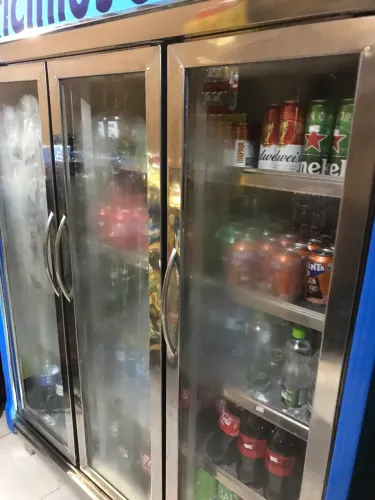 Geladeira expositor.
