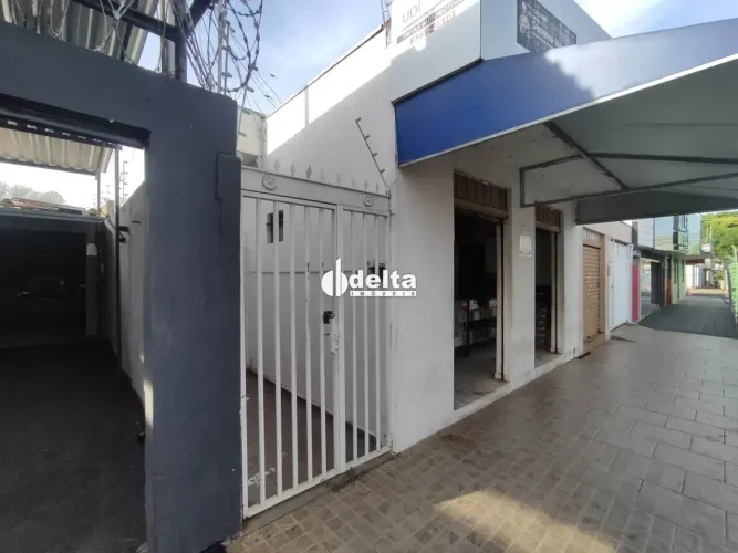 Área disponível para venda no bairro Nossa Senhora Aparecida em Uberlândia-MG