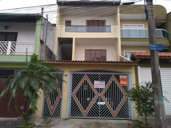 Sobrado em Guarulhos (Parque Flamengo) com 4 quartos (2 suítes) e 2 vagas