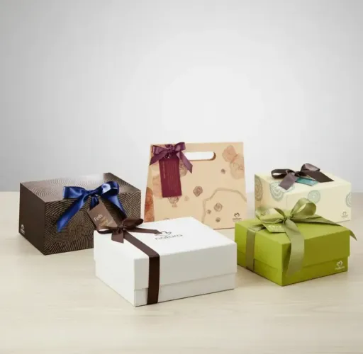 Kit 10 caixas sortidas de presente NATURA