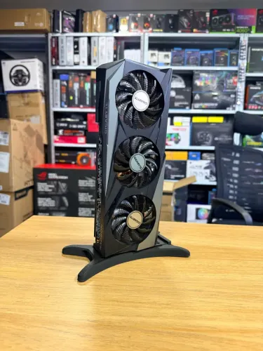RX 7600 GIGABYTE TRIPLE FAN
