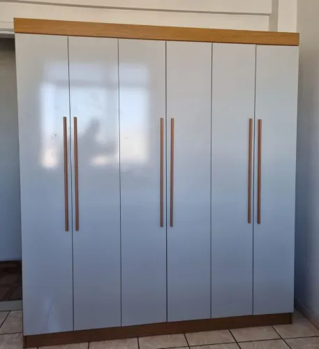 Armário de Quarto Novíssimo com 6 meses de uso