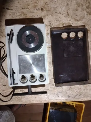 Toca discos e rádio electra ss