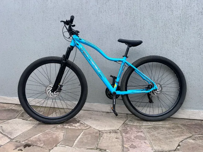 Bicicleta ar 29 amortecedor dianteiro e freios a disco