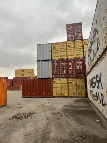 Container naval
