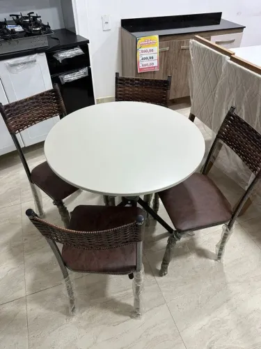 Mesa jantar 4 cadeiras tampo granito redondo novos