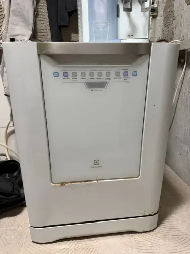 Máquina lava-louças - Electrolux branca 14 serviços