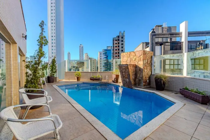 Cobertura duplex à venda no centro de Balneário Camboriú