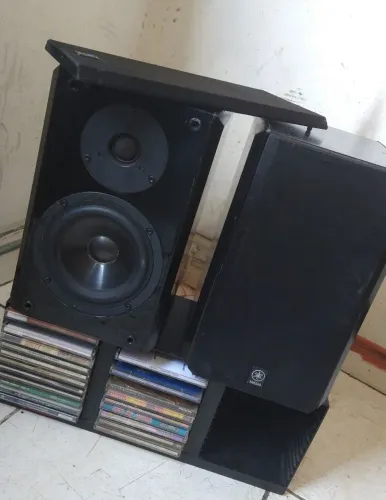 Caixas de som Yamaha passivas de mesa. Não envio