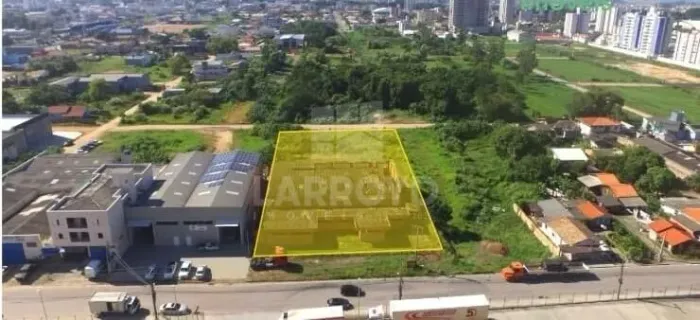 Galpão Industrial à venda a 100 metros da BR-101 / Área com 8 lotes