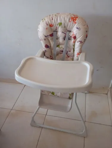 Cadeirinha de alimentação 