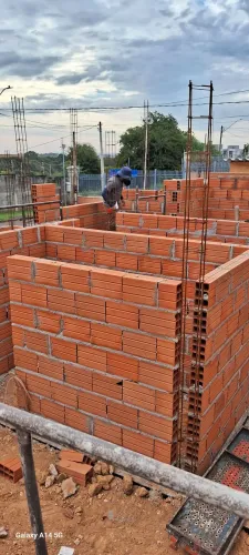 Ajudante de pedreiro ou 1/2 oficial