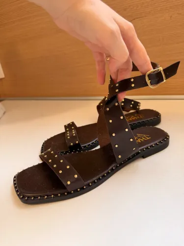 Sandália marrom tamanho 35