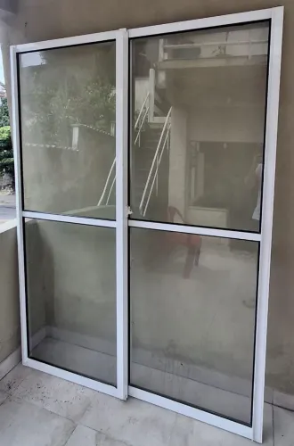 Porta de alumínio branco 2 folhas