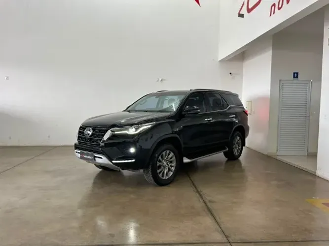 Toyota Hilux SW4 SRX 4X4 2.8 TDI 16V Dies. Aut. 2023