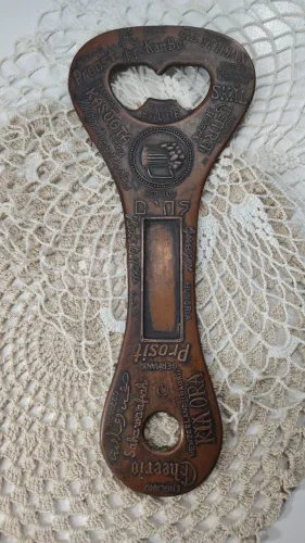 ABRIDOR GARRAFAS ANTIGO EM METAL 24 cm