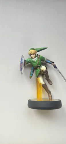 Amiibo Link