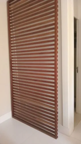Painel ripado em Madeira 