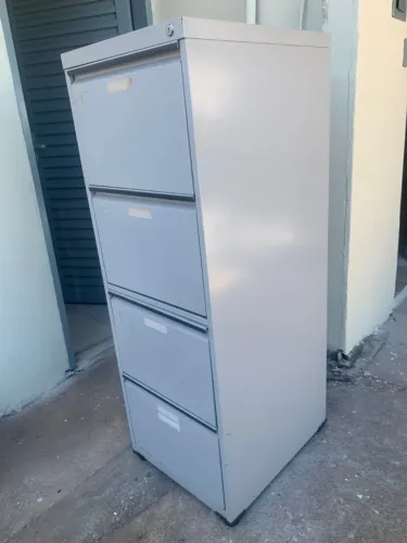 ARQUIVO DE AÇO 4 PORTA (PASTA SUSPENSA)