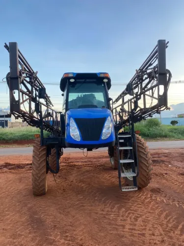 Pulverizador new Hollandi sp 3500 ano 2014 com piloto valor 350 mil