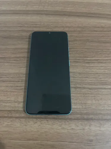 Celular tecno spark 64gb 4 RAM / 5000mAh de bateria / semi-novo / 250$