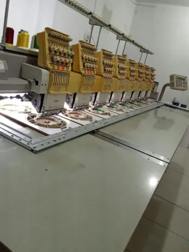 Maquina de bordar swf 08 cabeças