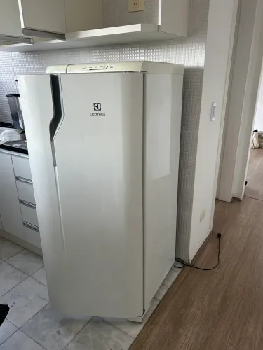 Geladeira Electrolux RE31 Branca 110V - Funcionando Normal