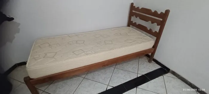 Cama solteiro com colchão