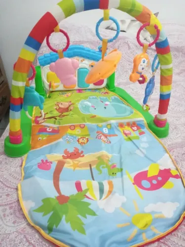 Tapete de atividade infantil com música