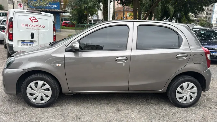 Toyota Etios X 1.3 Flex 16V 5P Mec. 2020