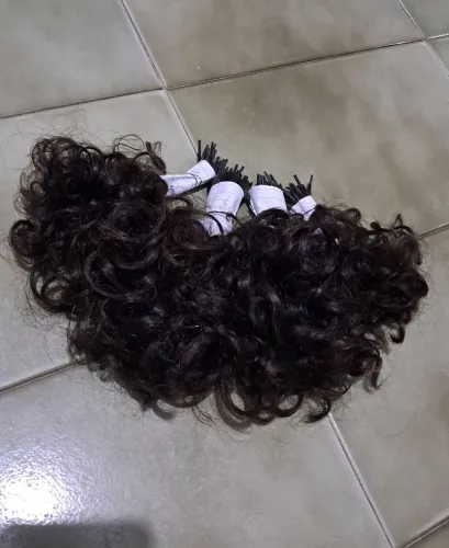 Cabelo cacheado humano