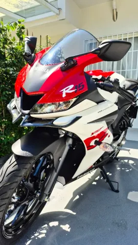Yamaha R15 2027 ABS 155cc (edição comemorativa de 70TH) Apenas 139km rodados.