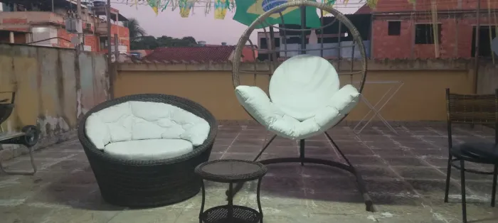 Cadeira de balanço mais poltrona mais mesa todo o conjunto 1800