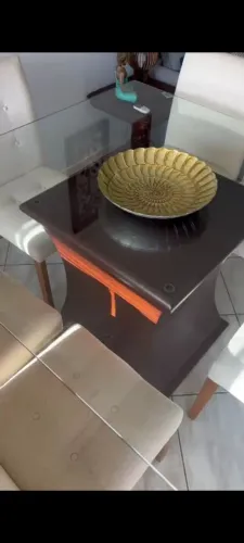 Mesa de vidro sem cadeiras 1,40x1,49