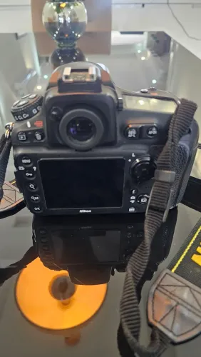Nikon D810 + Lente Nikor 18~300