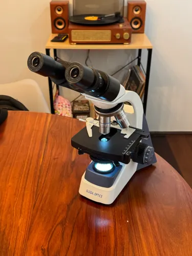 Microscópio Binocular 