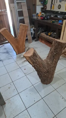 Pé de mesa rústica