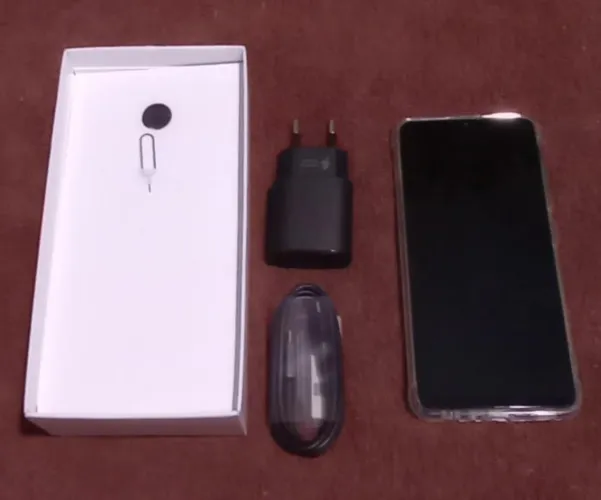 Vendo Celular Samsung A32 128Gigas, 4Gigas de Memória RAM. Na Caixa Completo.