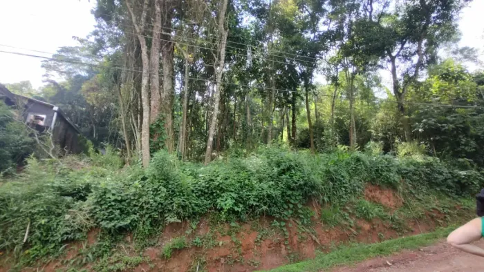 Espetacular Lote virgem e plano Terreno - Condomínio Clube de Campo Recanto Verde - km 39