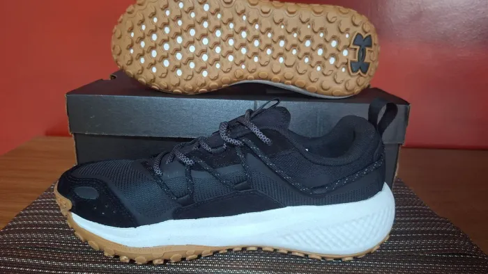 Novo. Under Armour Charged Emerge alto desempenho em qualquer superfície