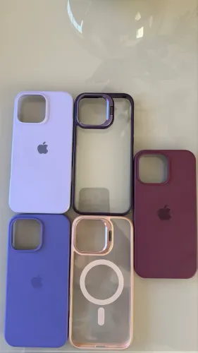 Vendo cinco capas iPhone 16 pro Max