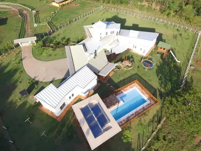 Casa de condomínio para venda tem 650 metros quadrados com 1 quarto
