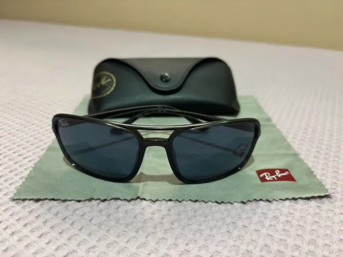 Ray-Ban Original RB 4375
