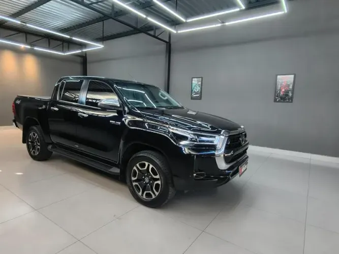 Toyota Hilux CD SRX 4X4 2.8 TDI 16V Diesel Aut. 2023