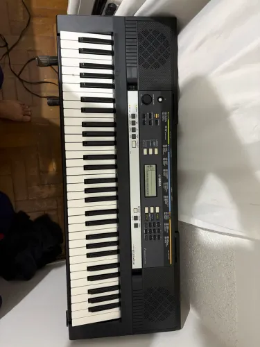 Teclado Yamaha PSR E243