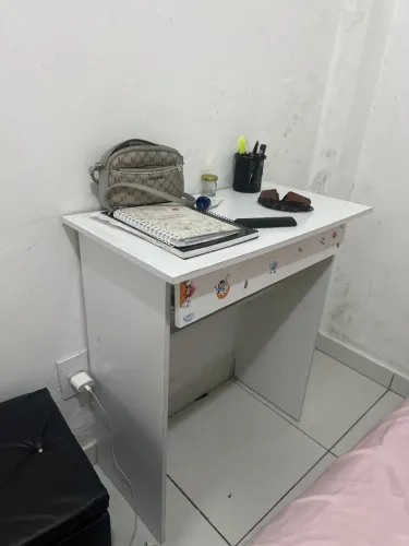 Mesinha com gaveta