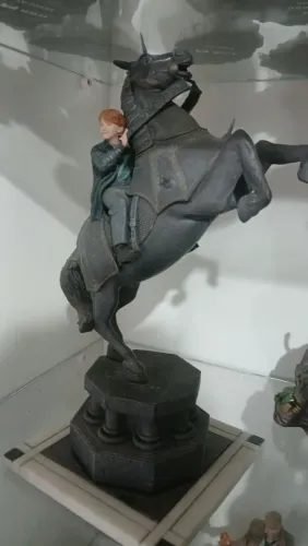 Iron Studios Ron Weasley at the Wizard Chess Deluxe
