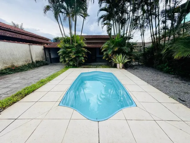 Casa com Piscina à Venda em Cantagalo Guapimirim/RJ